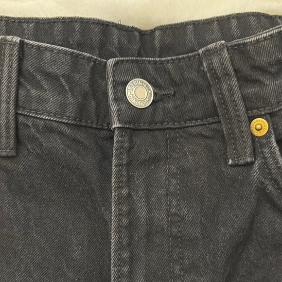 H&M‎ Relaxed Black Jean Shorts for Effortless Style 6 - Picture 5 of 13